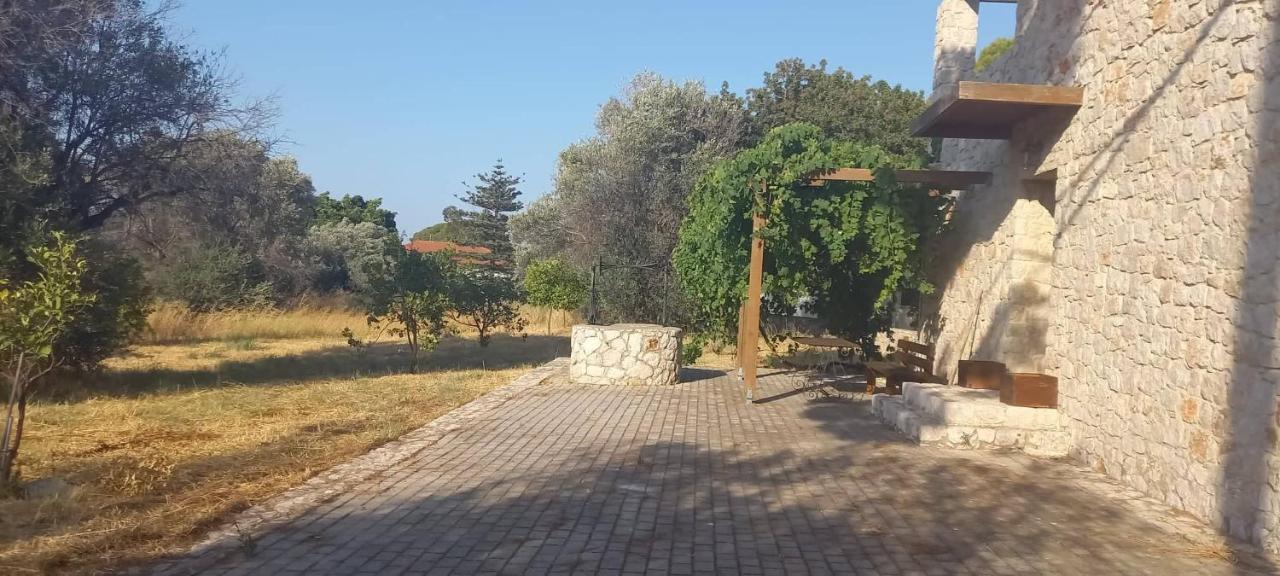 Pyrgos Luxury Country *