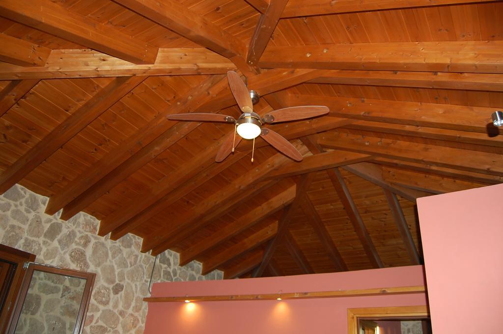 Pyrgos Luxury Country Semesterbostad
