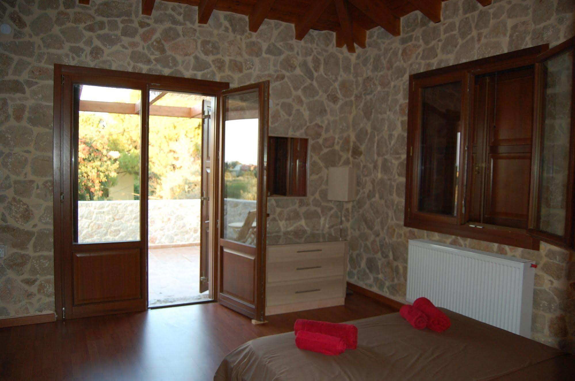 Semesterbostad Pyrgos Luxury Country Ialysos (Rhodes)