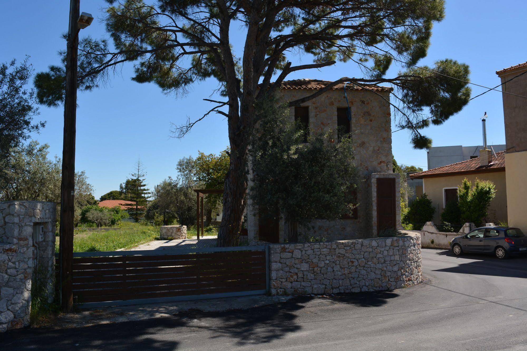 Pyrgos Luxury Country Semesterbostad *